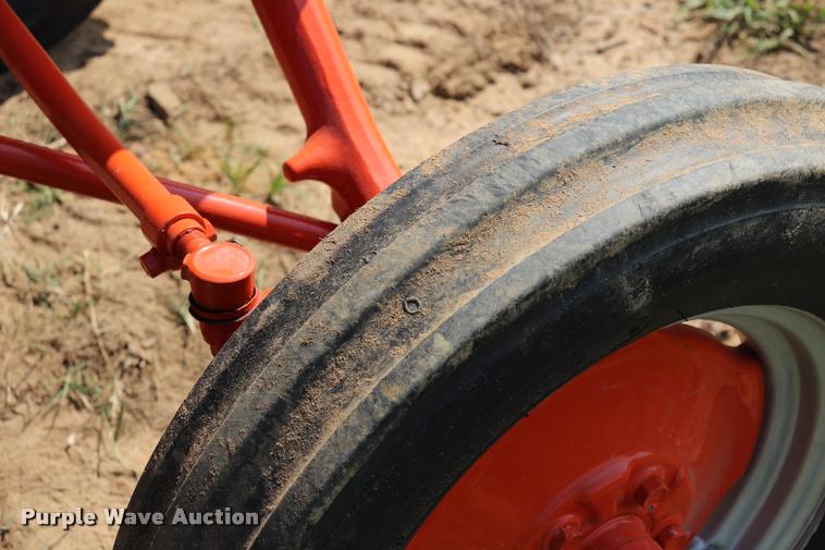 image for item DQ9351 1949 Allis Chalmers B tractor