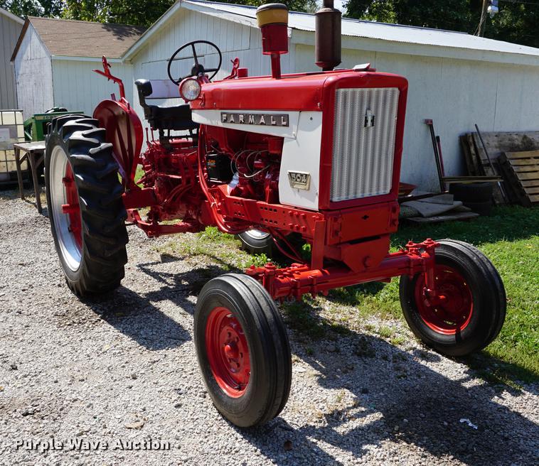 image for item DS9459 1962 Farmall 504 tractor