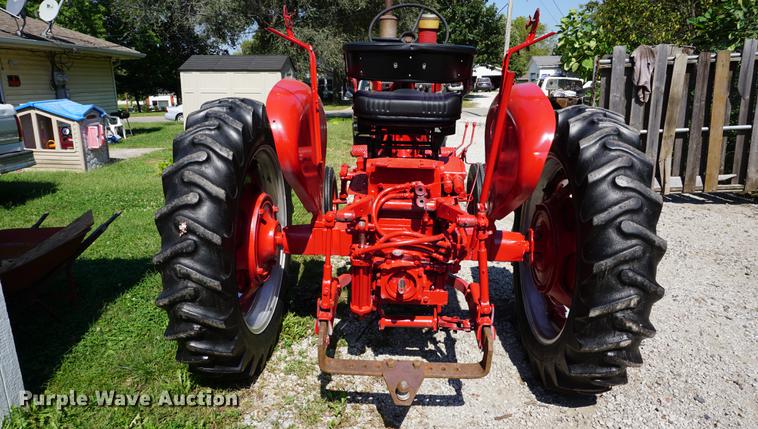 image for item DS9459 1962 Farmall 504 tractor