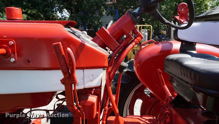 image for item DS9459 1962 Farmall 504 tractor