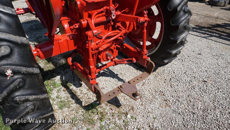 image for item DS9459 1962 Farmall 504 tractor