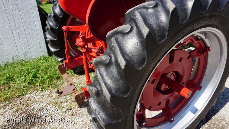 image for item DS9459 1962 Farmall 504 tractor