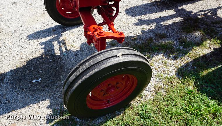 image for item DS9459 1962 Farmall 504 tractor