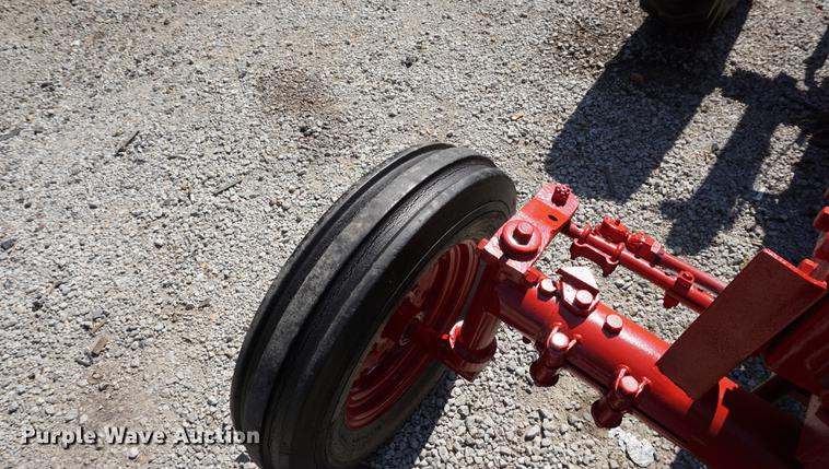 image for item DS9459 1962 Farmall 504 tractor