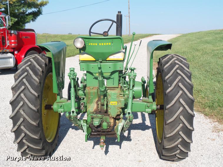 image for item DS9465 1959 John Deere 530 tractor