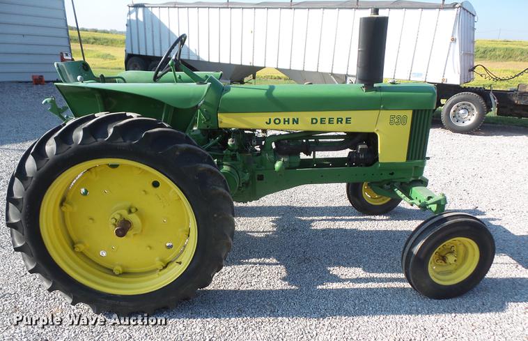 image for item DS9465 1959 John Deere 530 tractor