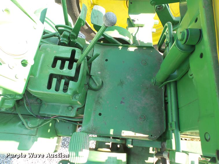image for item DS9465 1959 John Deere 530 tractor