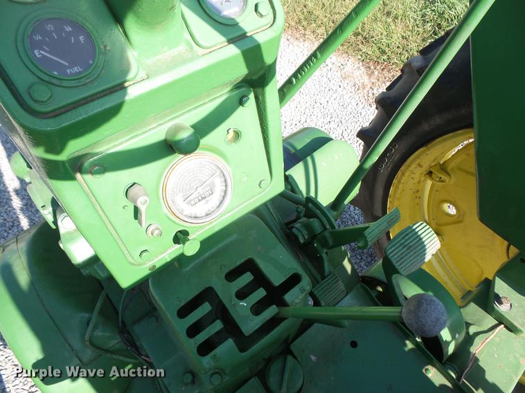 image for item DS9465 1959 John Deere 530 tractor