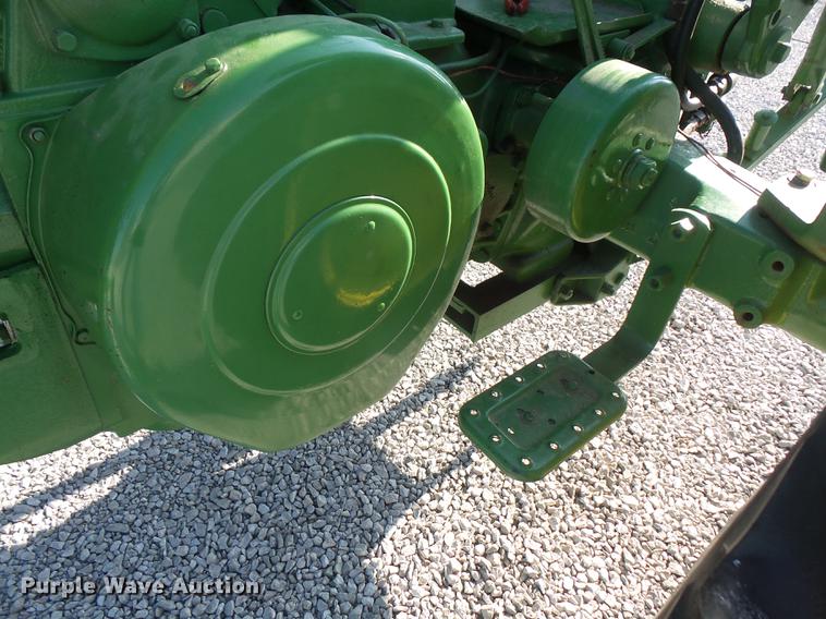 image for item DS9465 1959 John Deere 530 tractor