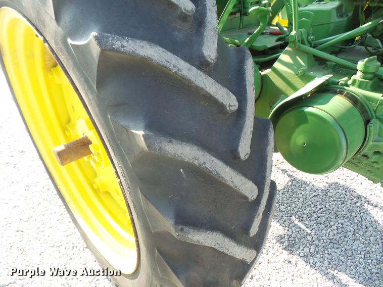 image for item DS9465 1959 John Deere 530 tractor