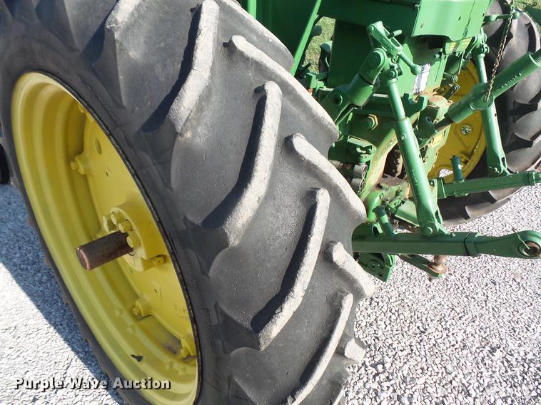 image for item DS9465 1959 John Deere 530 tractor