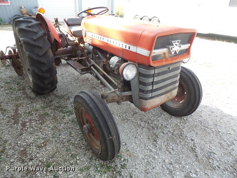 image for item DS9467 1971 Massey-Ferguson 135 tractor