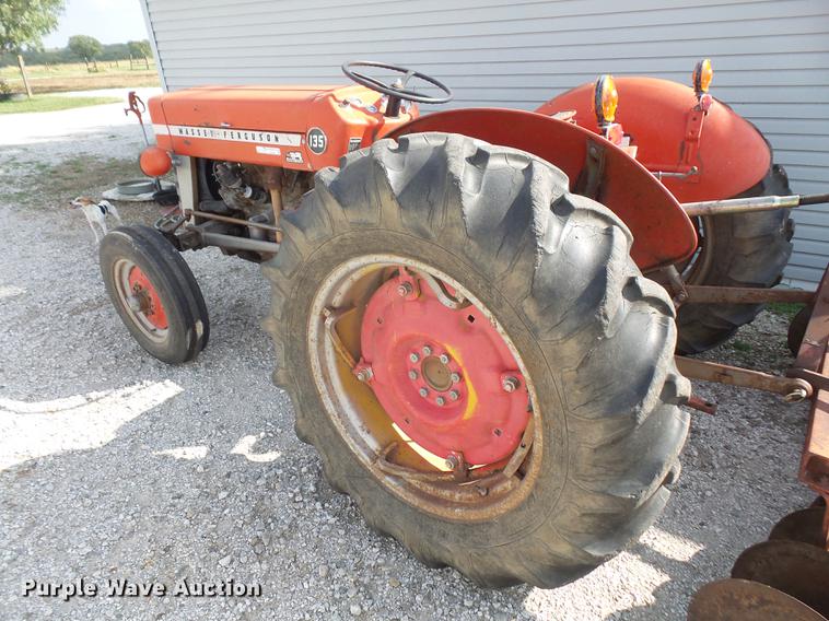 image for item DS9467 1971 Massey-Ferguson 135 tractor