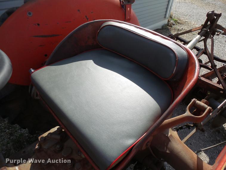 image for item DS9467 1971 Massey-Ferguson 135 tractor