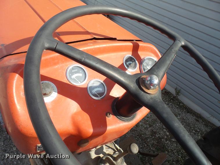 image for item DS9467 1971 Massey-Ferguson 135 tractor