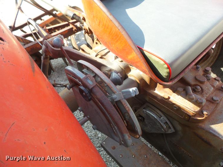 image for item DS9467 1971 Massey-Ferguson 135 tractor