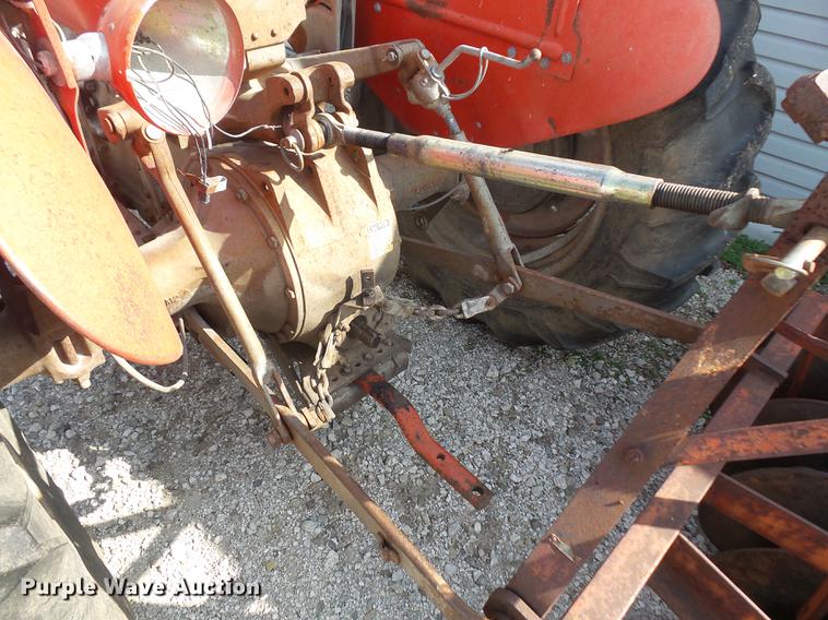 image for item DS9467 1971 Massey-Ferguson 135 tractor