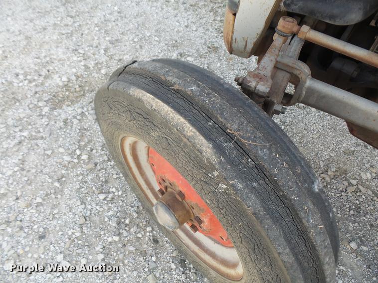 image for item DS9467 1971 Massey-Ferguson 135 tractor