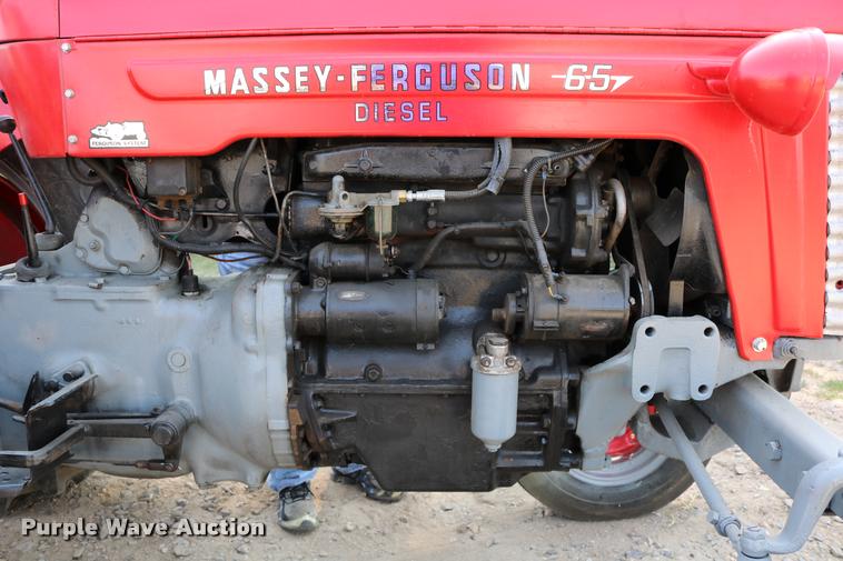 image for item DW9772 1965 Massey Fergusen MF-65 tractor