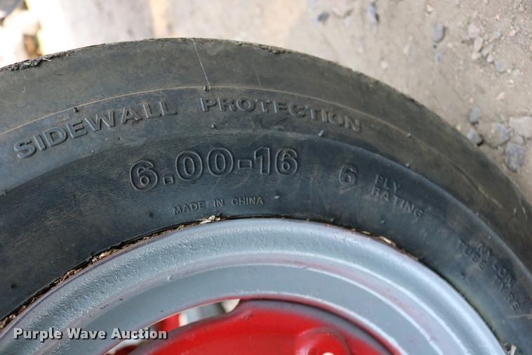 image for item DW9772 1965 Massey Fergusen MF-65 tractor