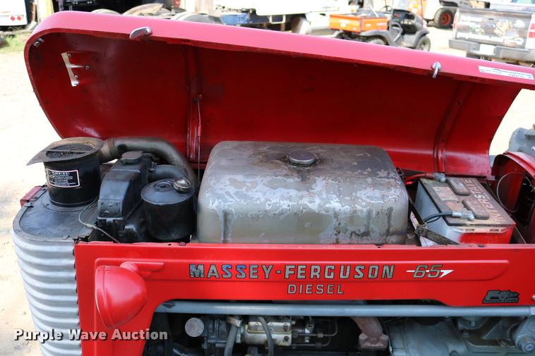 image for item DW9772 1965 Massey Fergusen MF-65 tractor