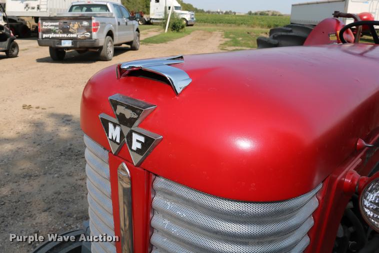 image for item DW9772 1965 Massey Fergusen MF-65 tractor