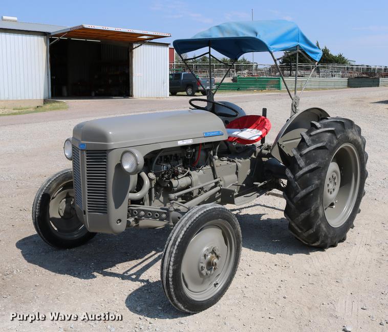 image for item DW9779 1950 Ferguson T020 tractor