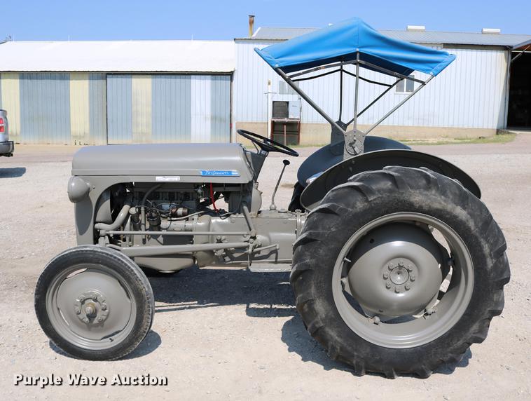 image for item DW9779 1950 Ferguson T020 tractor