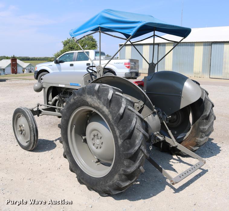 image for item DW9779 1950 Ferguson T020 tractor