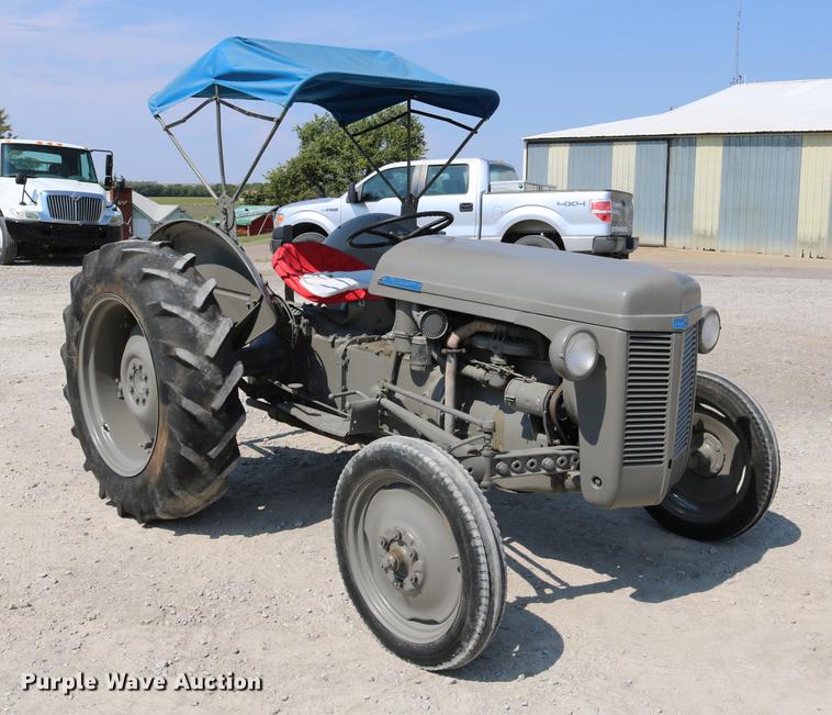 image for item DW9779 1950 Ferguson T020 tractor
