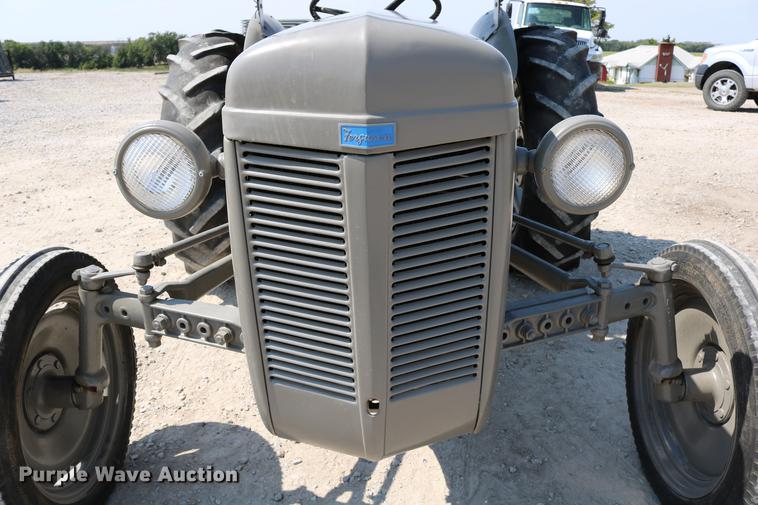 image for item DW9779 1950 Ferguson T020 tractor