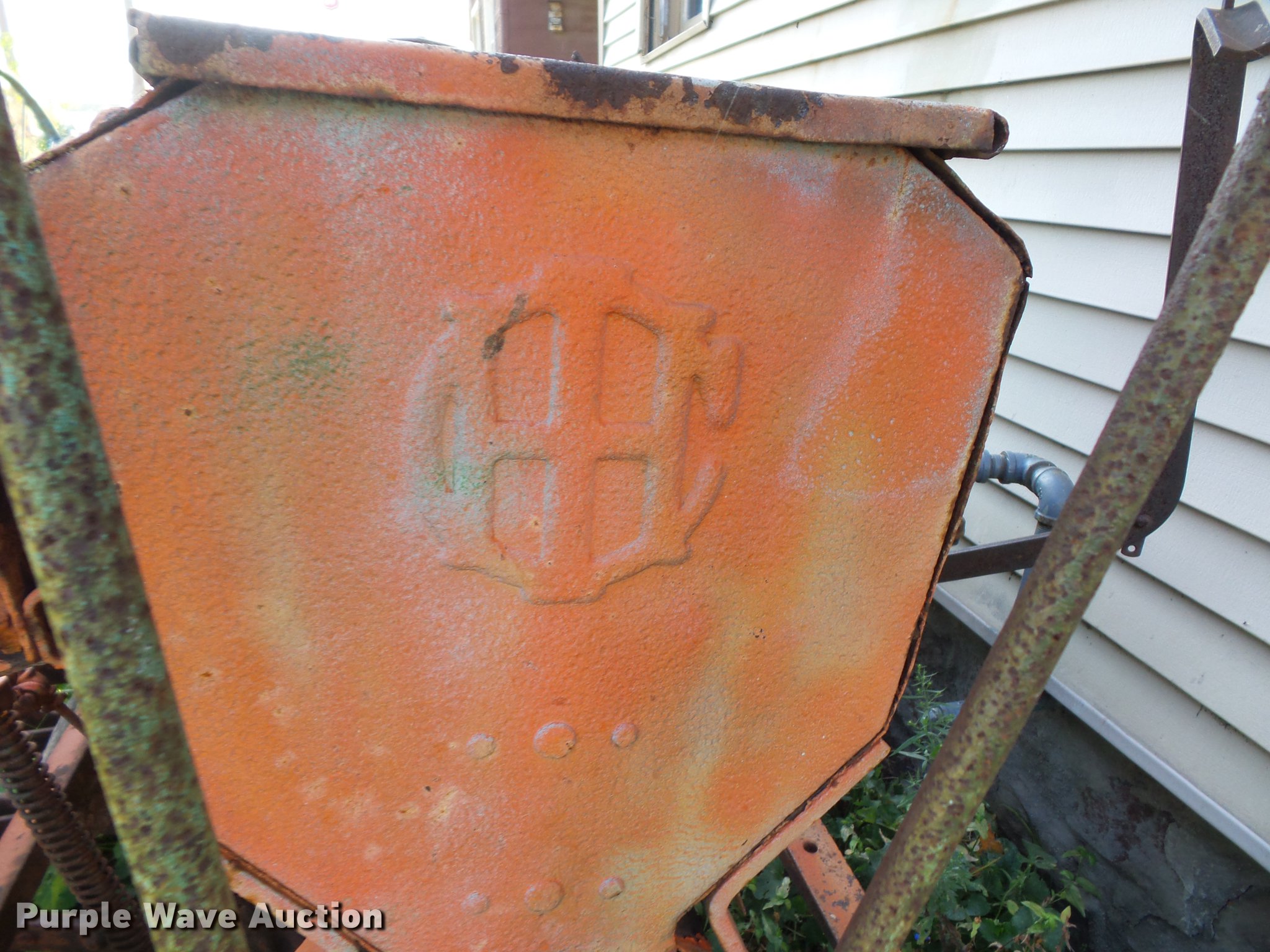 John Deere planter in Kansas City, MO Item DD2087 sold Purple Wave