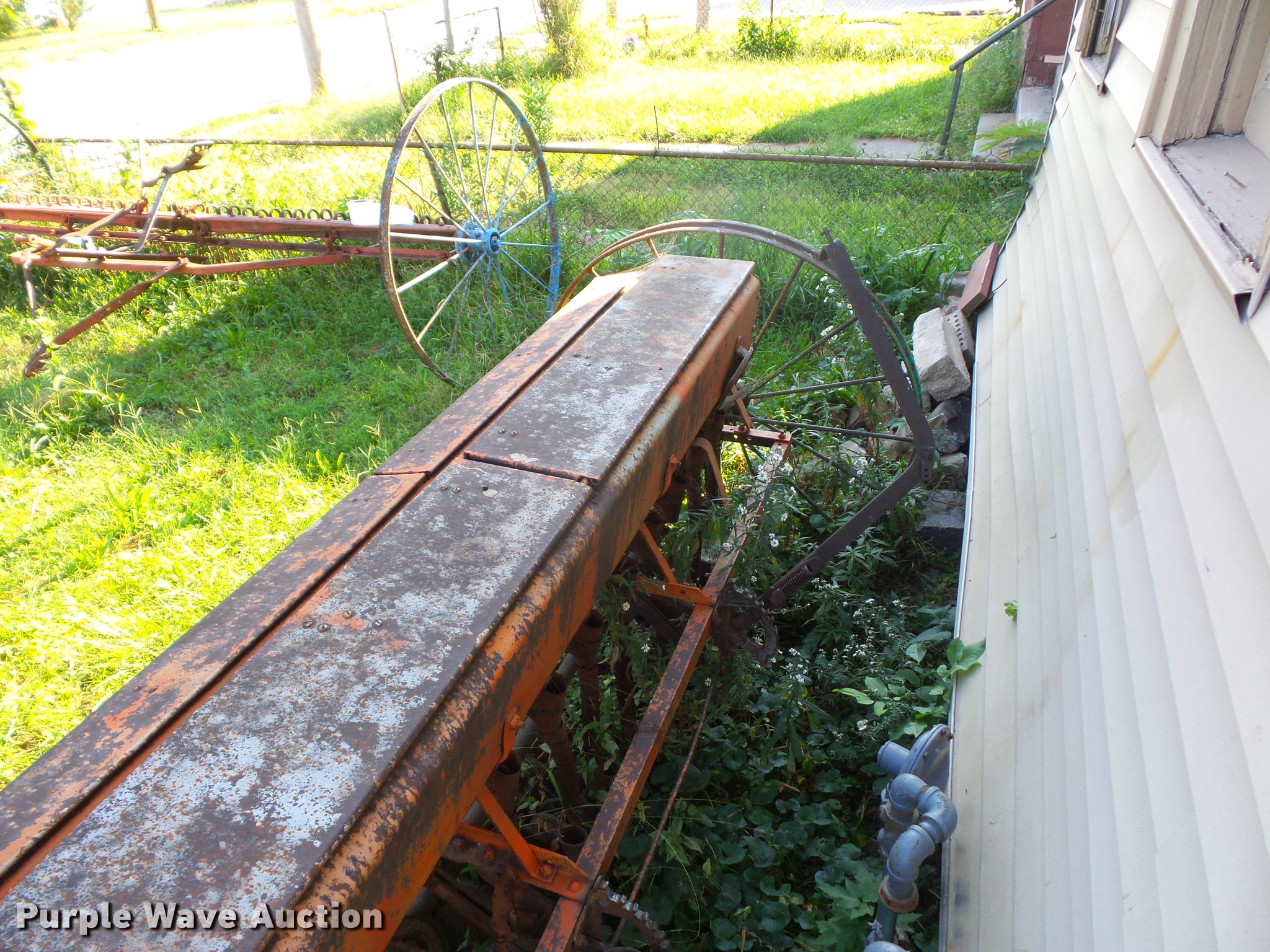 John Deere planter in Kansas City, MO Item DD2087 sold Purple Wave