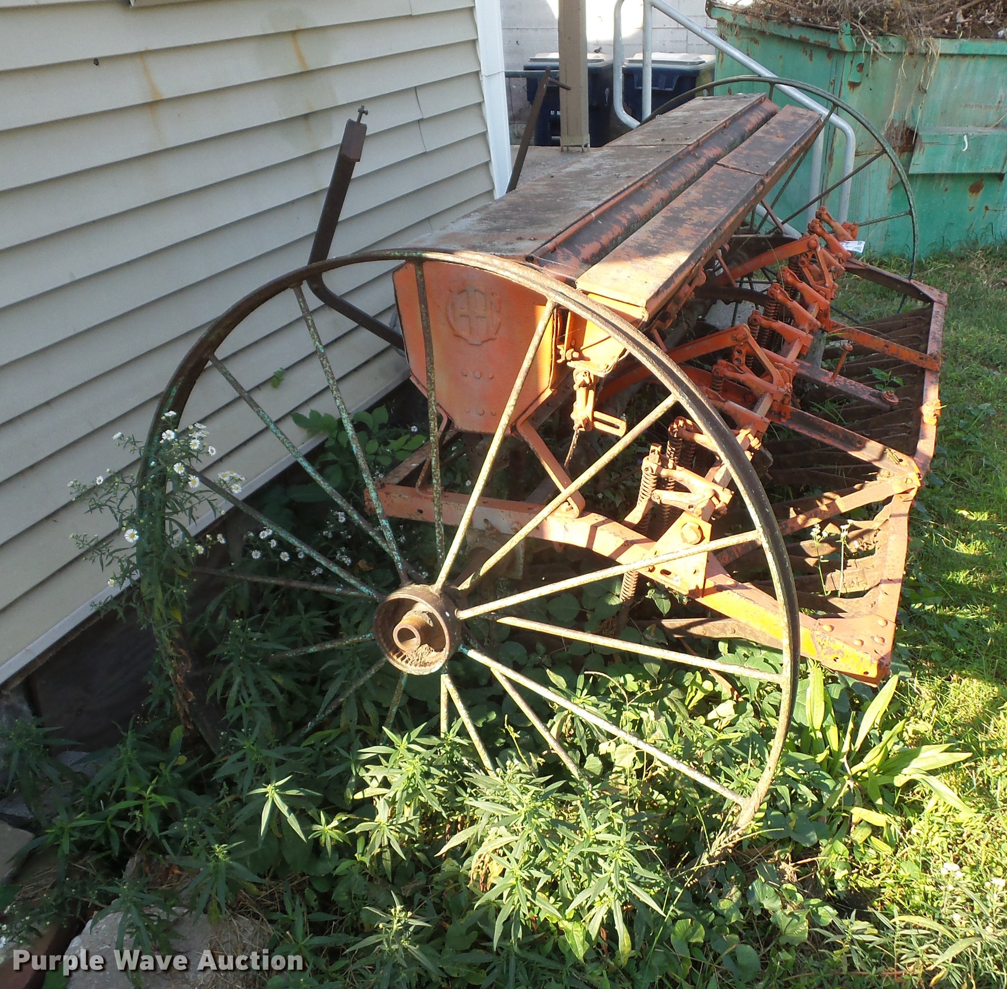 John Deere planter in Kansas City, MO Item DD2087 sold Purple Wave