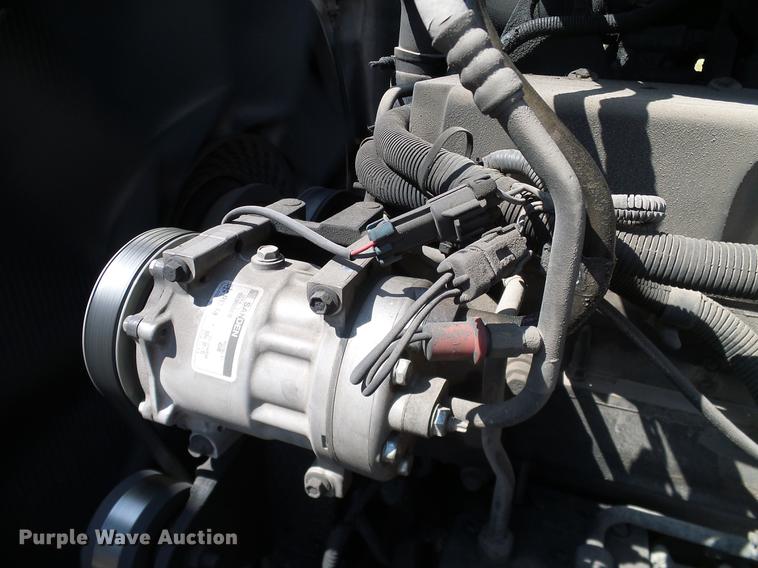 image for item DA6903 2005 International 9200i semi truck