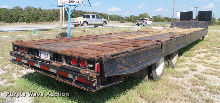 image for item DA6905 1983 Trail-Eze drop deck trailer