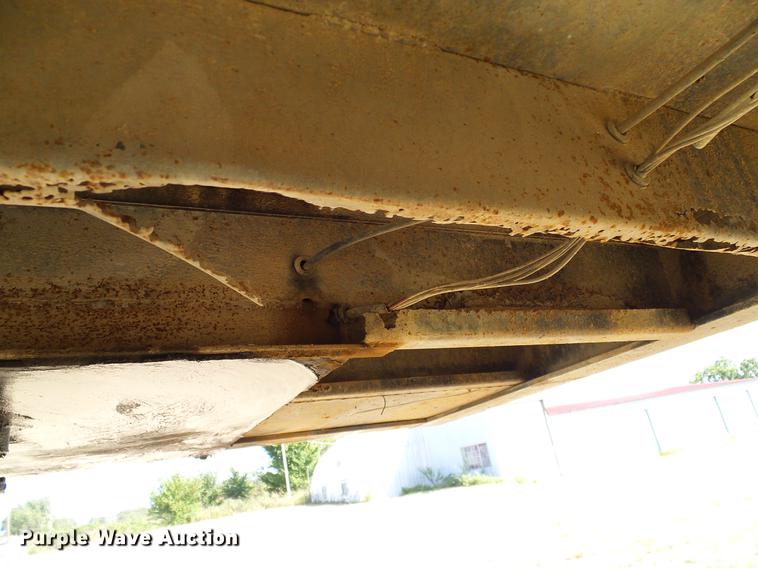 image for item DA6905 1983 Trail-Eze drop deck trailer