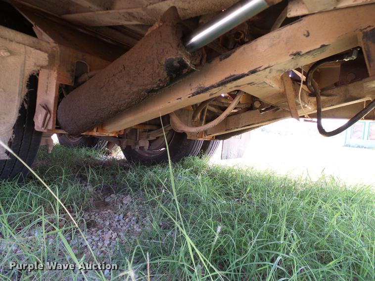 image for item DA6905 1983 Trail-Eze drop deck trailer