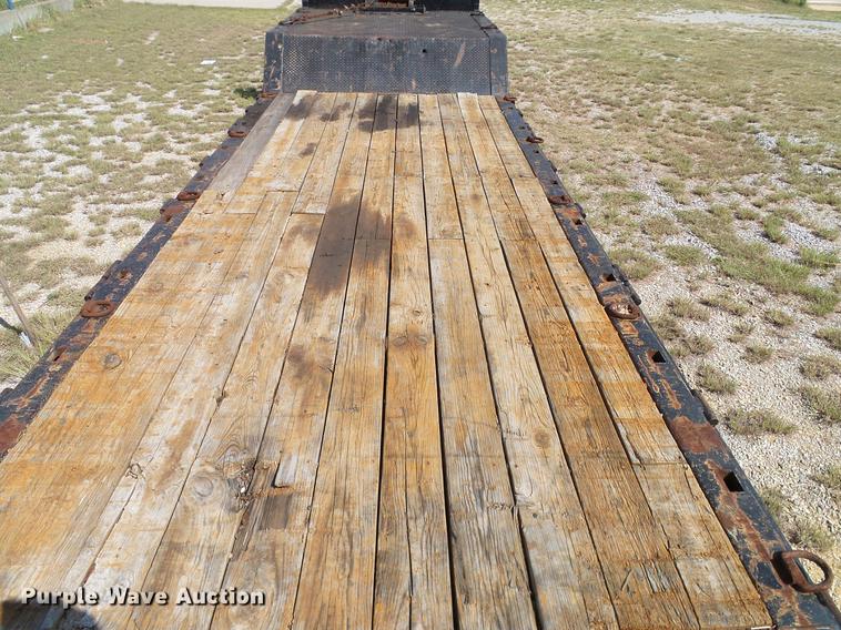 image for item DA6905 1983 Trail-Eze drop deck trailer