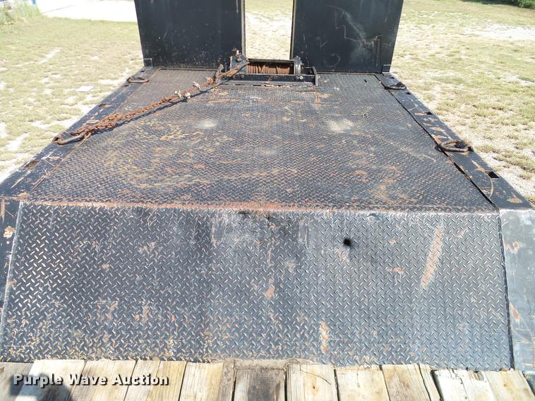 image for item DA6905 1983 Trail-Eze drop deck trailer