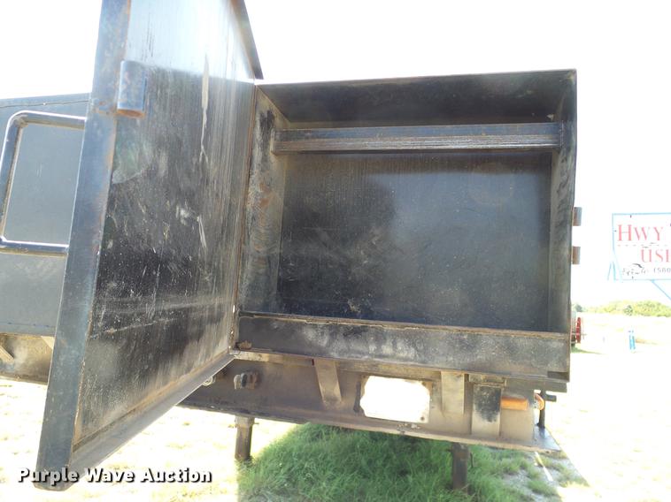 image for item DA6905 1983 Trail-Eze drop deck trailer