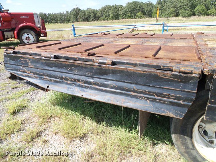 image for item DA6905 1983 Trail-Eze drop deck trailer