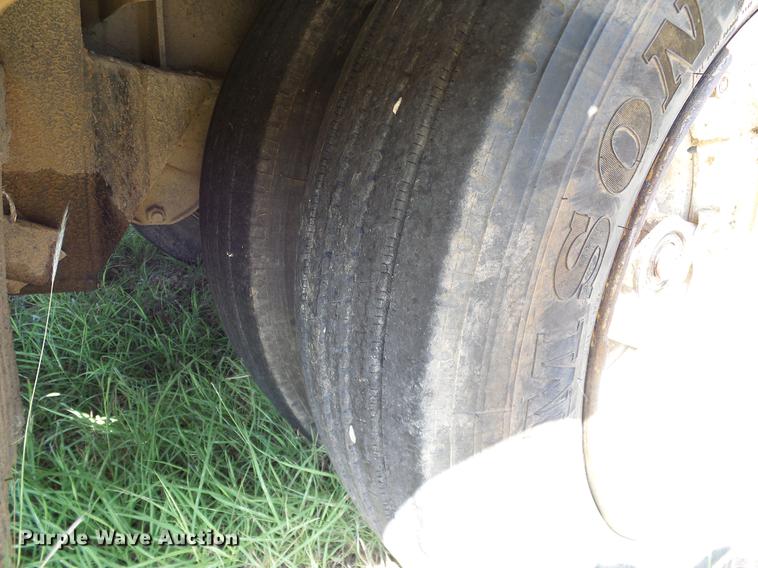 image for item DA6905 1983 Trail-Eze drop deck trailer