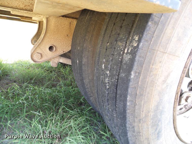 image for item DA6905 1983 Trail-Eze drop deck trailer