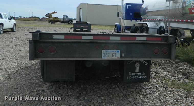 image for item DB1142 1986 Eager Beaver lowboy equipment trailer