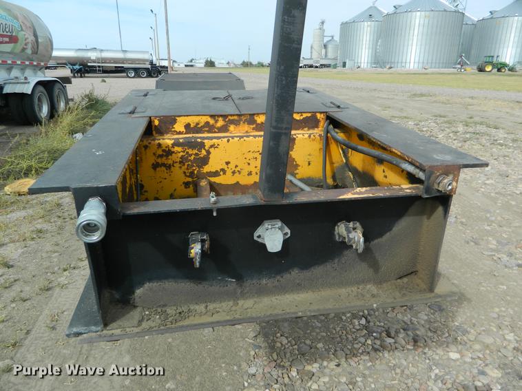 image for item DB1142 1986 Eager Beaver lowboy equipment trailer