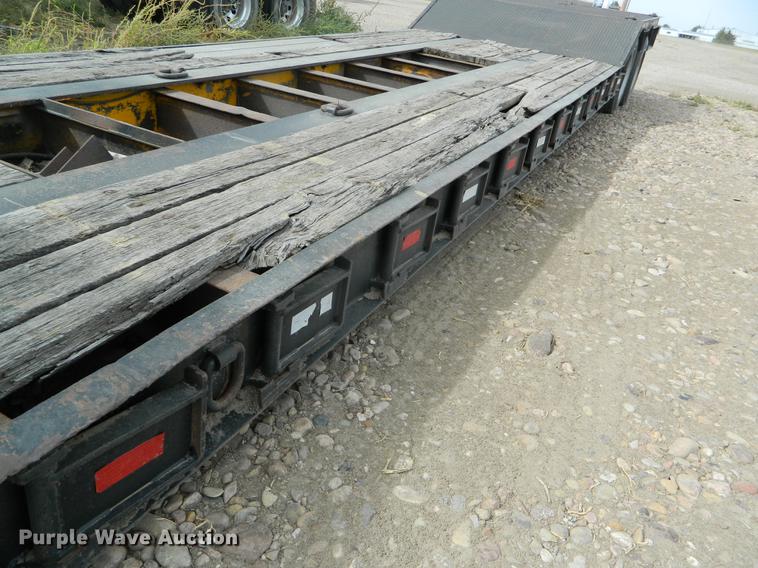 image for item DB1142 1986 Eager Beaver lowboy equipment trailer