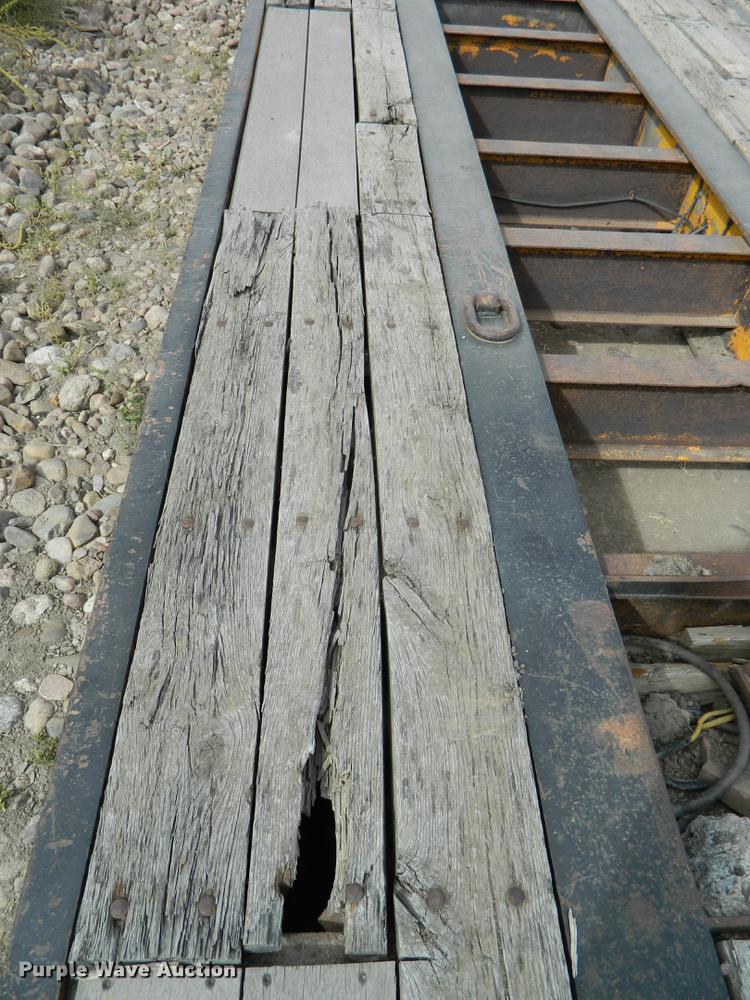 image for item DB1142 1986 Eager Beaver lowboy equipment trailer