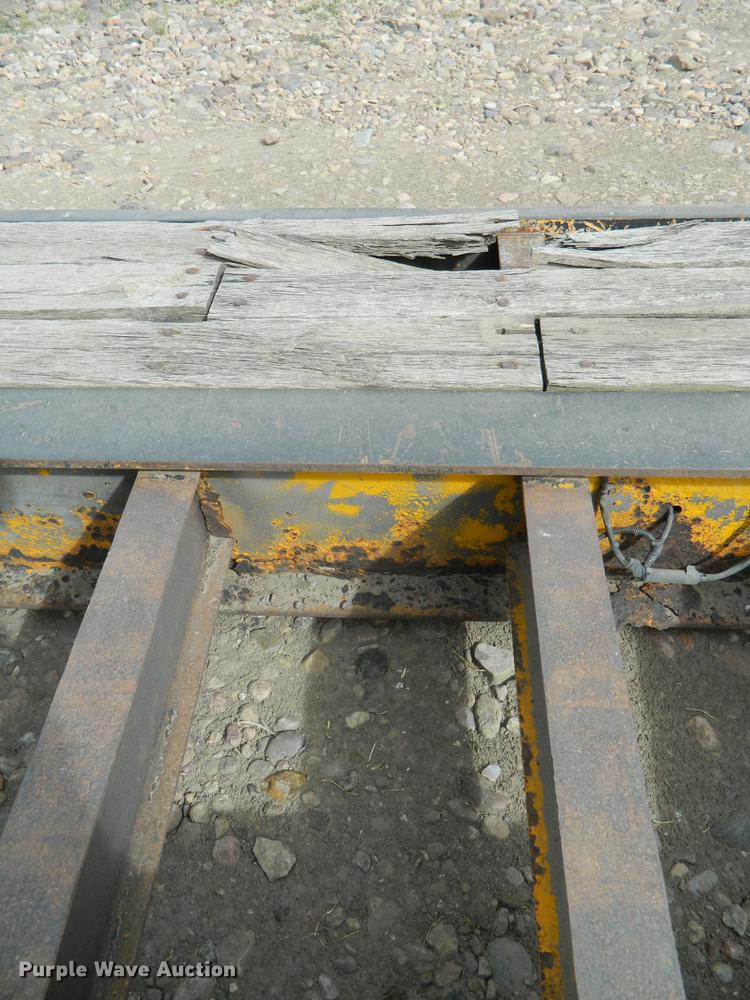 image for item DB1142 1986 Eager Beaver lowboy equipment trailer