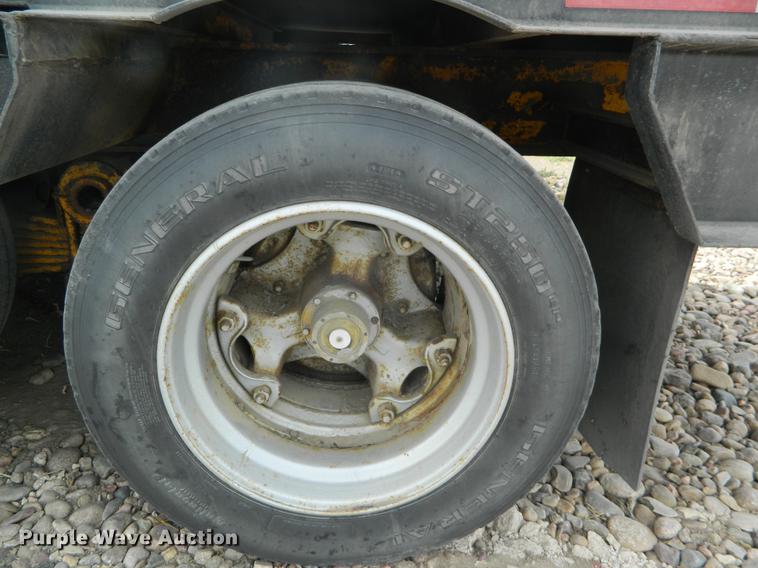 image for item DB1142 1986 Eager Beaver lowboy equipment trailer